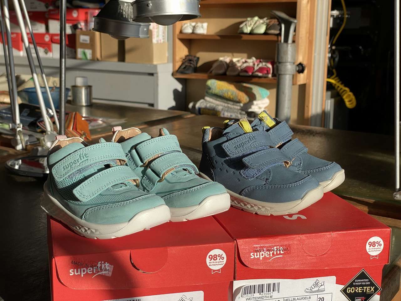 【super fit / スーパーフィット】は、「ドイツWMS規格」で作られた品質の高いオーストリア靴メーカーの子ども靴です。