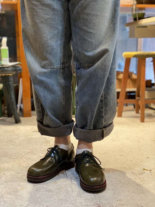 《靴教室》  一つひとつ、、  デザイン  木型  革 